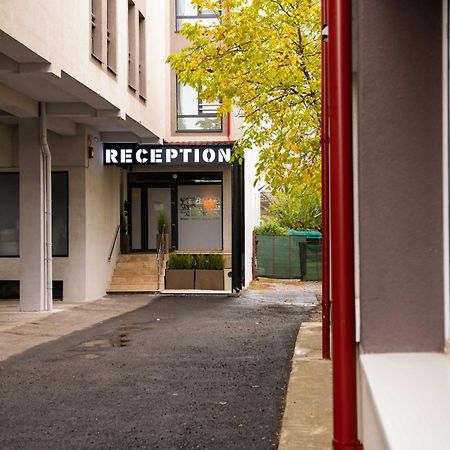 Bucharest Airport Accomodation Aparthotel Otopeni Esterno foto