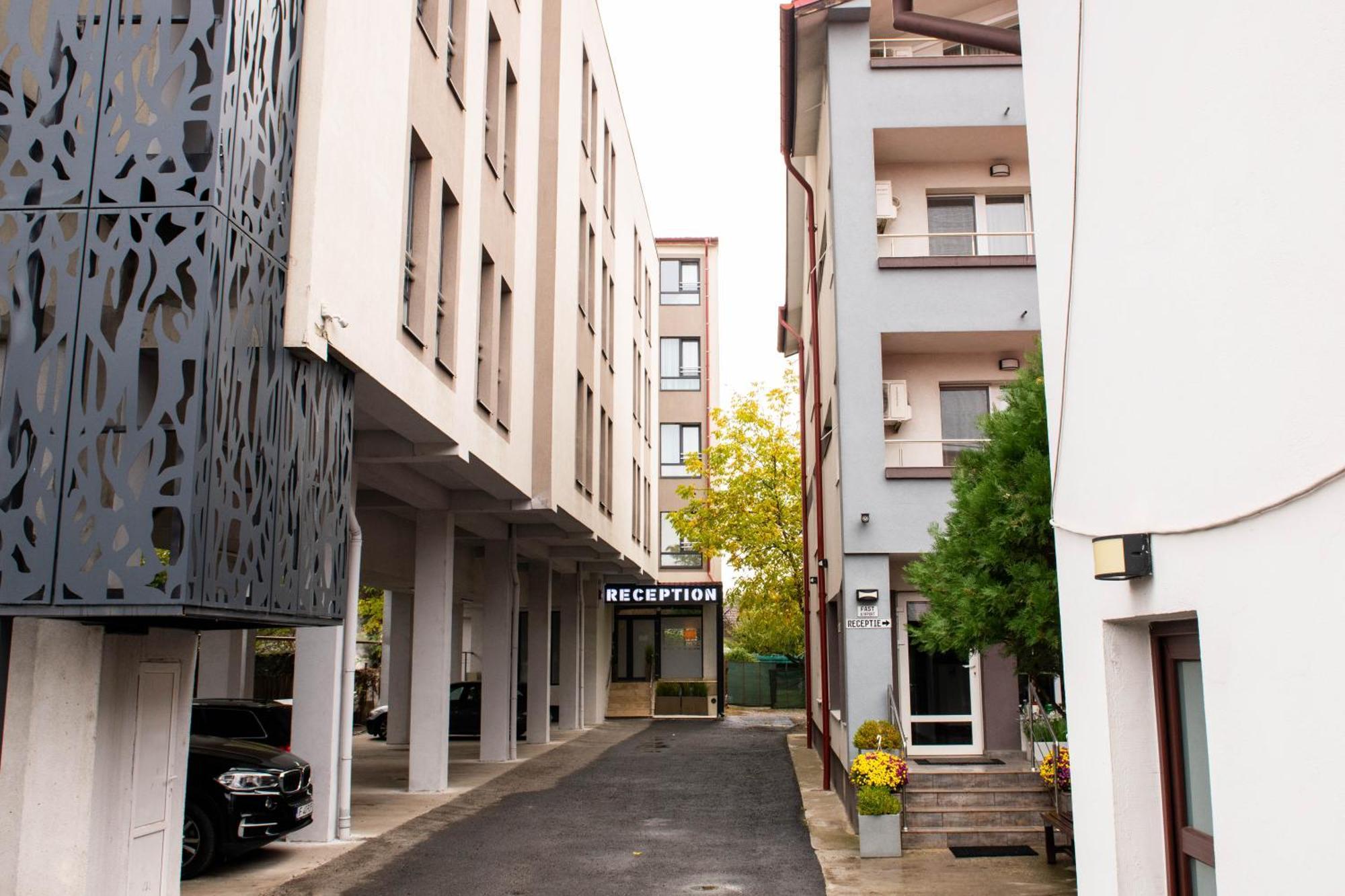 Bucharest Airport Accomodation Aparthotel Otopeni Esterno foto