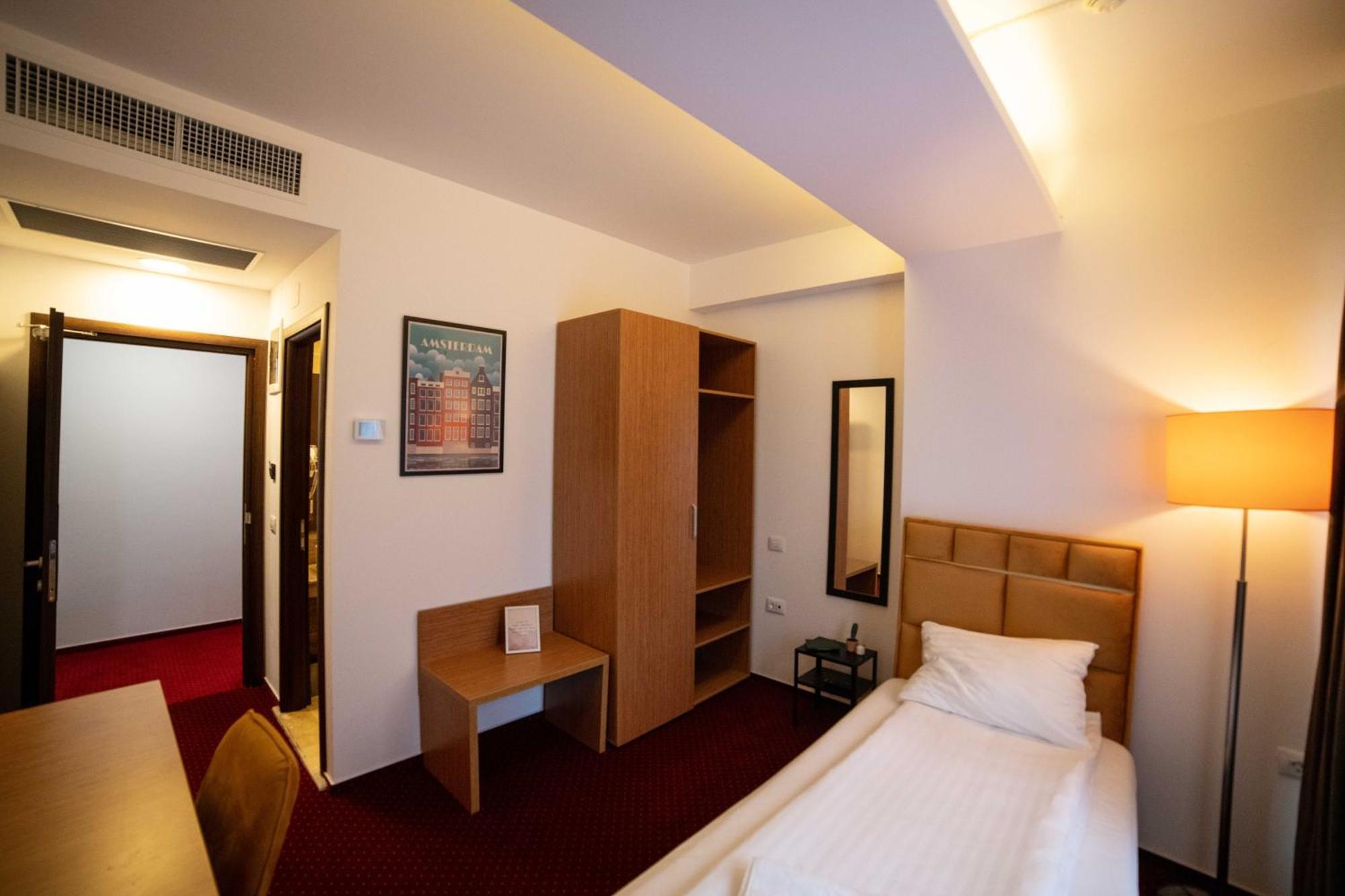 Bucharest Airport Accomodation Aparthotel Otopeni Esterno foto