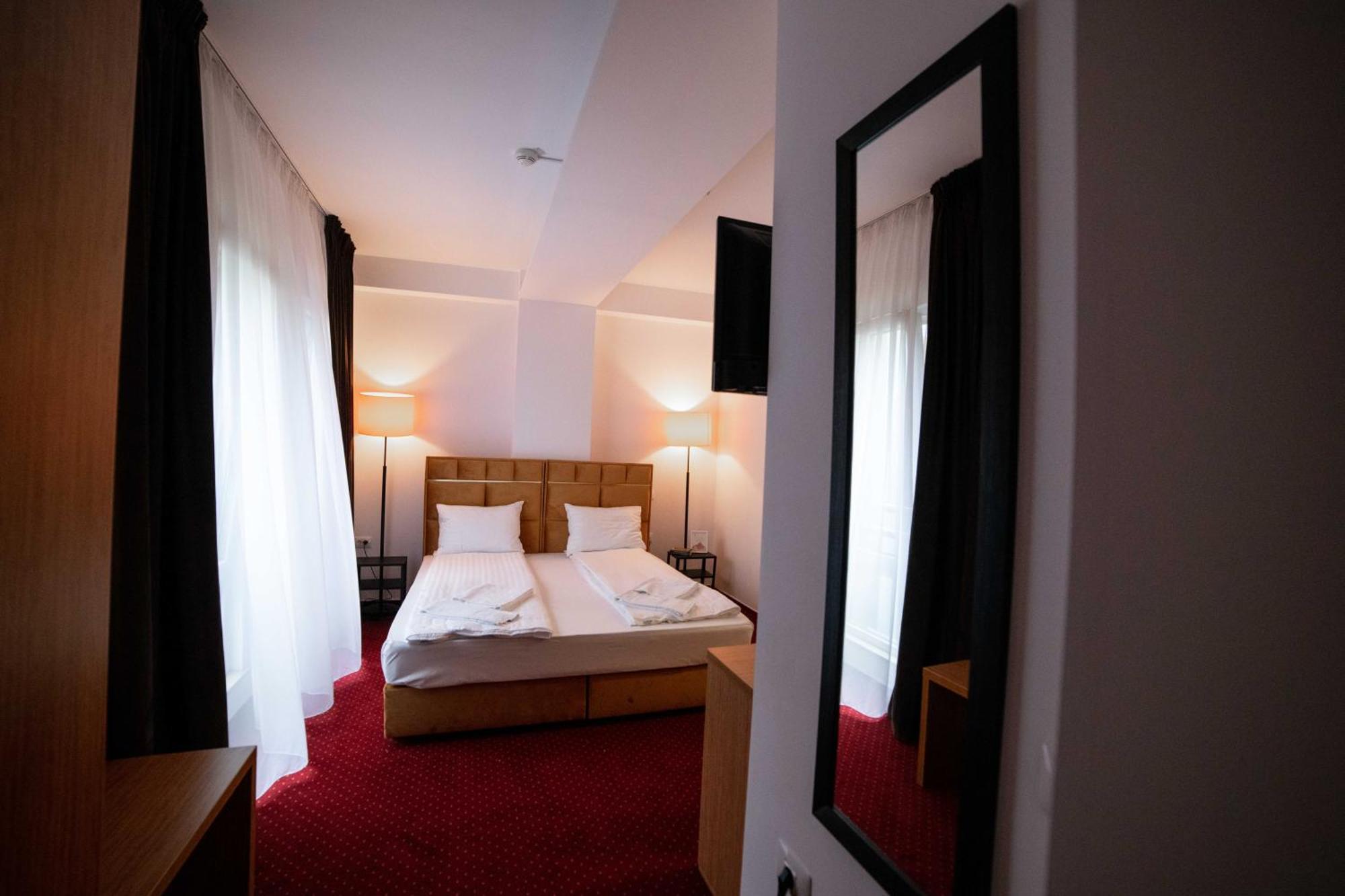 Bucharest Airport Accomodation Aparthotel Otopeni Esterno foto